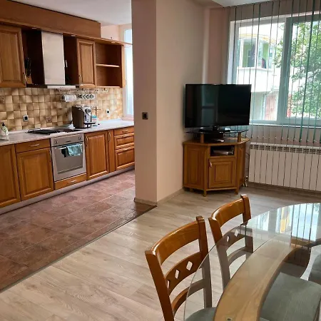 за гости трапезица мак * Veliko Tarnovo