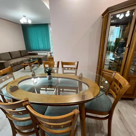 за гости трапезица мак * Veliko Tarnovo