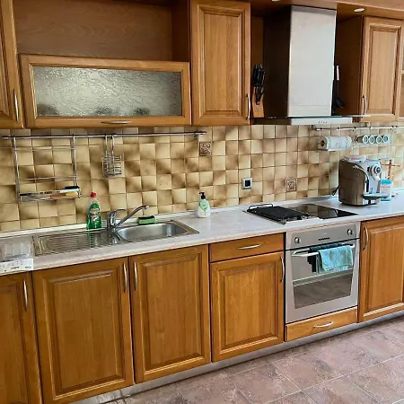 за гости трапезица мак Veliko Tarnovo