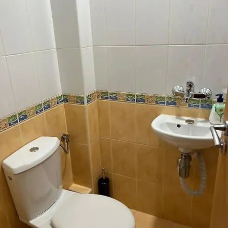 за гости трапезица мак Apartment Veliko Tarnovo