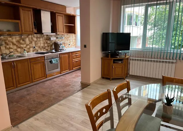 за гости трапезица мак * Veliko Tarnovo